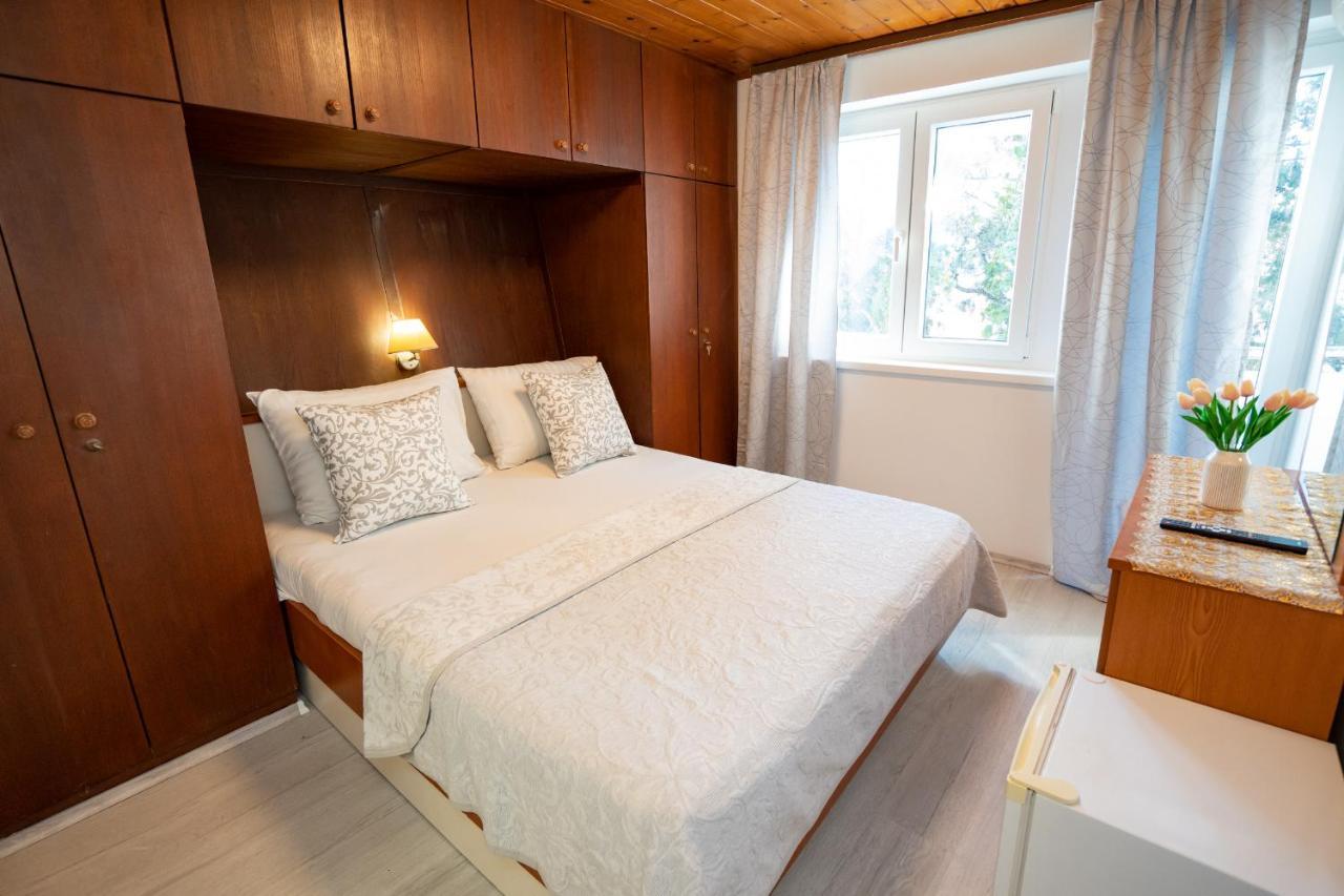 נובליה Rooms Magnolia With Pool מראה חיצוני תמונה