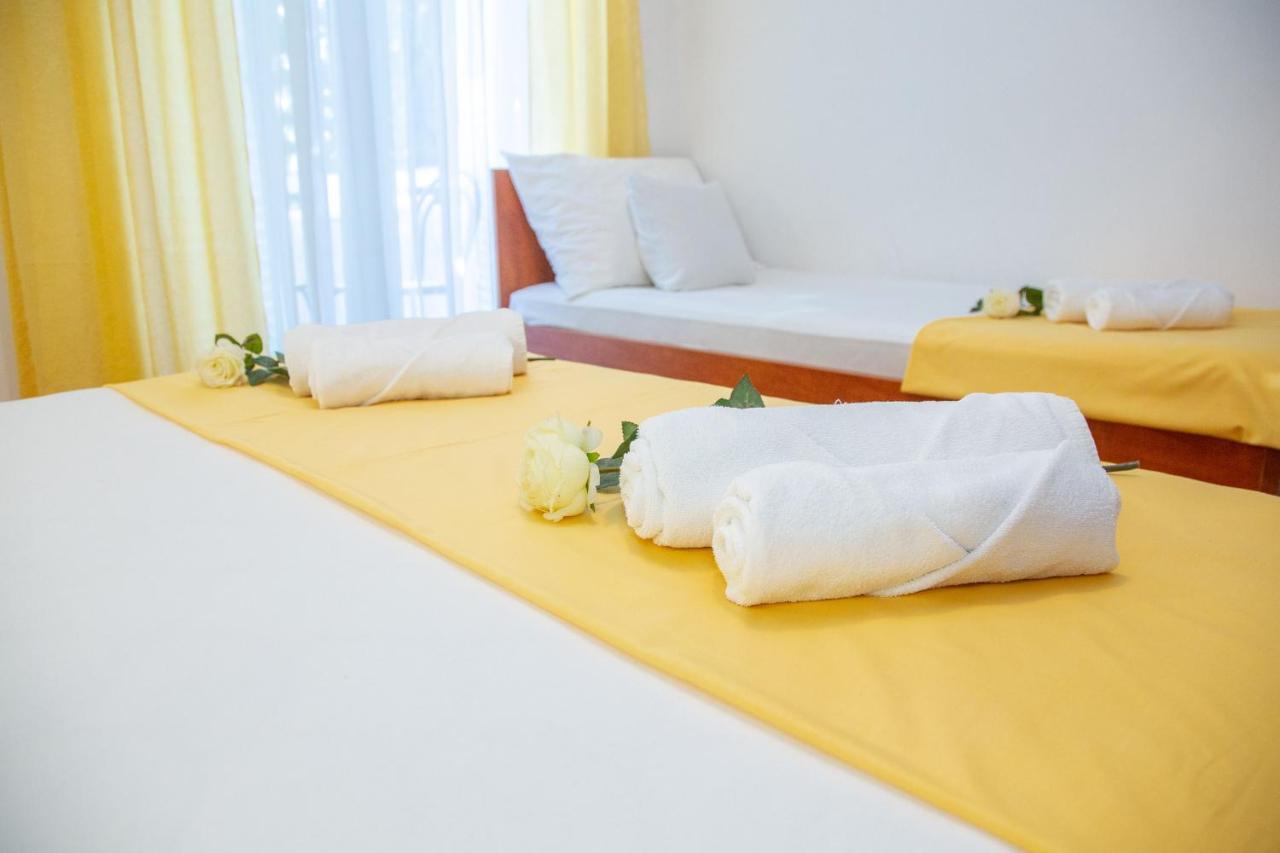 נובליה Rooms Magnolia With Pool מראה חיצוני תמונה